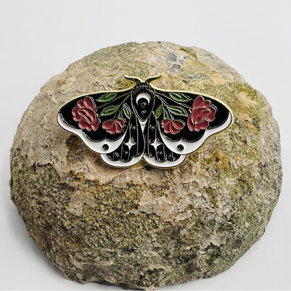 MOTH Brooch Lapel Pin Butterfly Boho Flower Insect Enamel Gold Tone Jewelry #A
